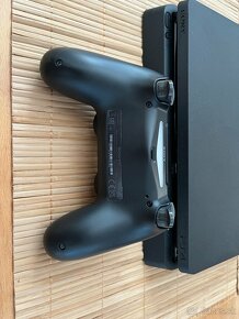 Playstation 4 Slim - 3