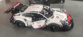 Predám LEGO Technic 42096 Porsche 911 RSR - 3