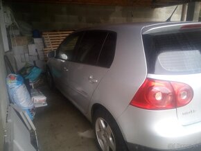 Volkswagen Golf 5 1.9 TDI Bluemotion - 3