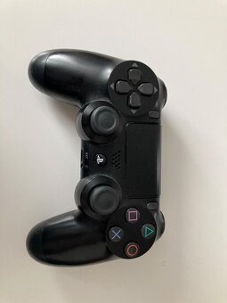 Playstation 4 - 3