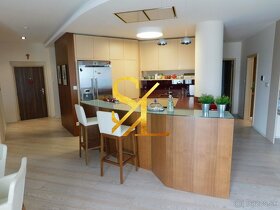 NA PREDAJ 3 izbový EXKLUZÍVNY BYT - PENTHOUSE, NOVÉ ZÁMKY - 3