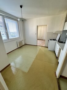 3 izbový byt 74 m2, 6/9 Galanta, sídl.JAS 109.900 € + dohoda - 3