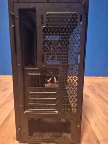 PC skrinka- Fractal Design Focus 2 Black TG Clear Tint - 3