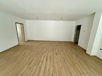 Na predaj veľkometrážny 2izbový byt 72,5m2. - 3