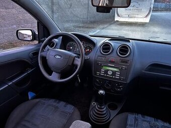 Ford Fiesta 1.3 benzín - 3