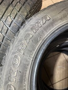 225/65 R17Yokohama M+S - 3