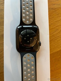 Apple Watch Series 6 44 mm space gray aluminum case - 3