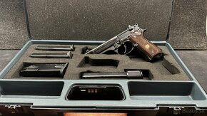 Samonabíjacia pištol Beretta 92FS - 3