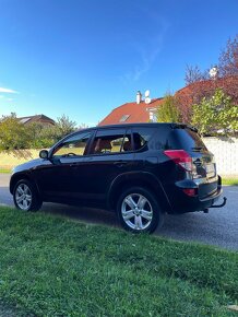 Toyota Rav4 D-CAT,2.2 diesel,2006 - 4000€ - 3