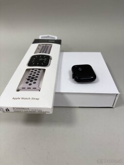 Apple Watch SE 2022 40 mm Midnidht - 3