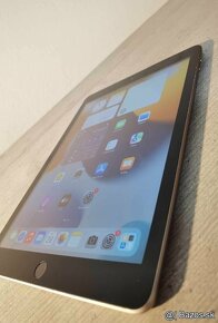 9.7" tablet Apple iPad 5 gen / 128GB Cell prasklinka - 3