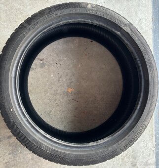 235/40 r19 zn.Continental - 3