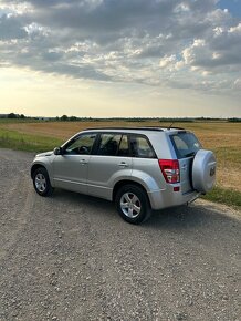 Suzuki Grand Vitara 2.0 - 3