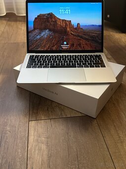 Macbook Air 13" i5 2019 s extra RAM 16GB - 3