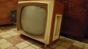 CRT Televízor Tesla - 3