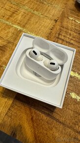 AirPods pro with wireless charging case - 3