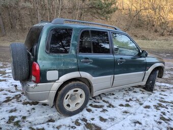 Suzuki Grand Vitara 2.5 V6 - 3