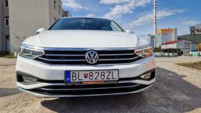 Volkswagen Passat Variant 2.0 TDI Elegance 4Motion DSG - 3