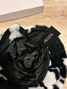 Prada klobúk + biely box (PR8) - 3