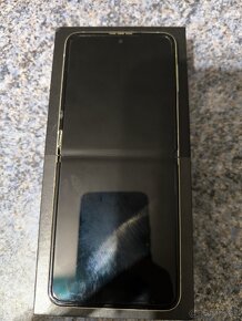 Samsung Galaxy Z Flip 3 - 3