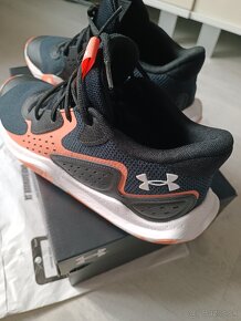 Under Armour 44 - 3