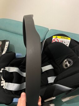 Cybex Aton 5 + isofix - 3