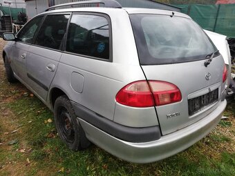 Predám náhradné diely Toyota Avensis T22 98-02 d4d - 3