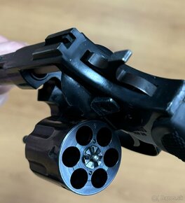 Predám revolver Arminius HW38 2´´ - 3