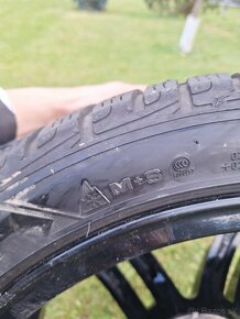 Zimne pneumatiky 245/40 r18 goodyear - 3