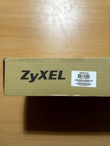 Switch Zyxel GS2210-8 - 3