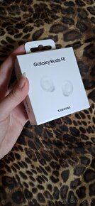 Bezdrôtové sluchátka Galaxy Buds FE - 3