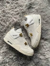 Nike Air Jordan 4 Metallic Gold - 3