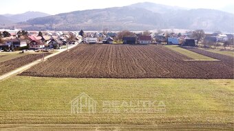 Pozemok na predaj v tichej lokalite obce Predmier - 3