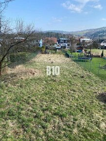 Rezervované - NA PREDAJ 800m2 Slnečný stavebný pozemok v int - 3