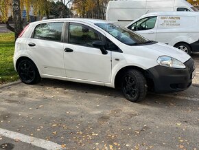 Predám Fiat punto 1.2 44kw benzín - 3