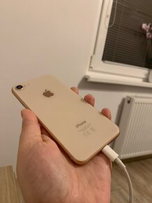 iPhone 8 Rose Gold - 3