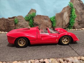 rodám model 1:18 ferrari 330 P4 - 3