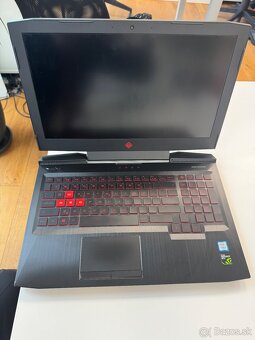 HP OMEN 15 palcový - 3