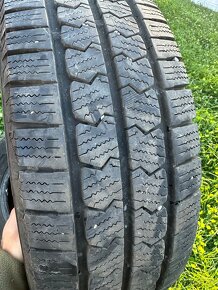 Predam zimne 215/65 R16C pneumatiky - 3