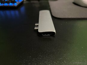 USB-C Pro Hub (2x USB, 2x USB-C, HDMI, SD & Micro SD) - 3