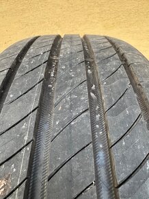 Michelin E PRIMACY 205/55 R19 97V - 3