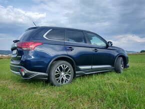 Mitsubishi Outlander 2.2 DI-D, A/T / 4WD - 7 miestne - 3