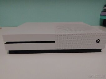 Xbox One S (s DVD portom) - 3