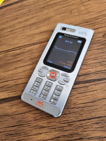 sony ericsson W880i - RETRO - 3