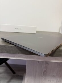 Apple MacBook Pro 16" 2019 Space Gray - 3