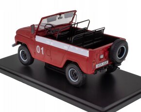 UAZ 469B  1:24 - 3