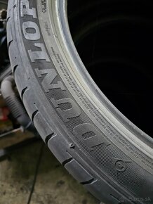 Pneu 275/40 R22 - 3