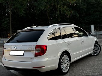 SKODA SUPERB Combi 2.0 TDI DSG 4X4 REZERVOVANÉ - 3