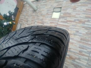 Nokian 215/65r17 - 3