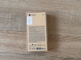 Motorola edge 50 neo 8/256Gb - Nový v záruke - Červený - 3